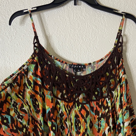 Chic Multicolor Patterned Blouse - Picture 4 of 6